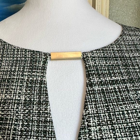 White House Black Market Sleeveless Blouse Size Small - Picture 16 of 17